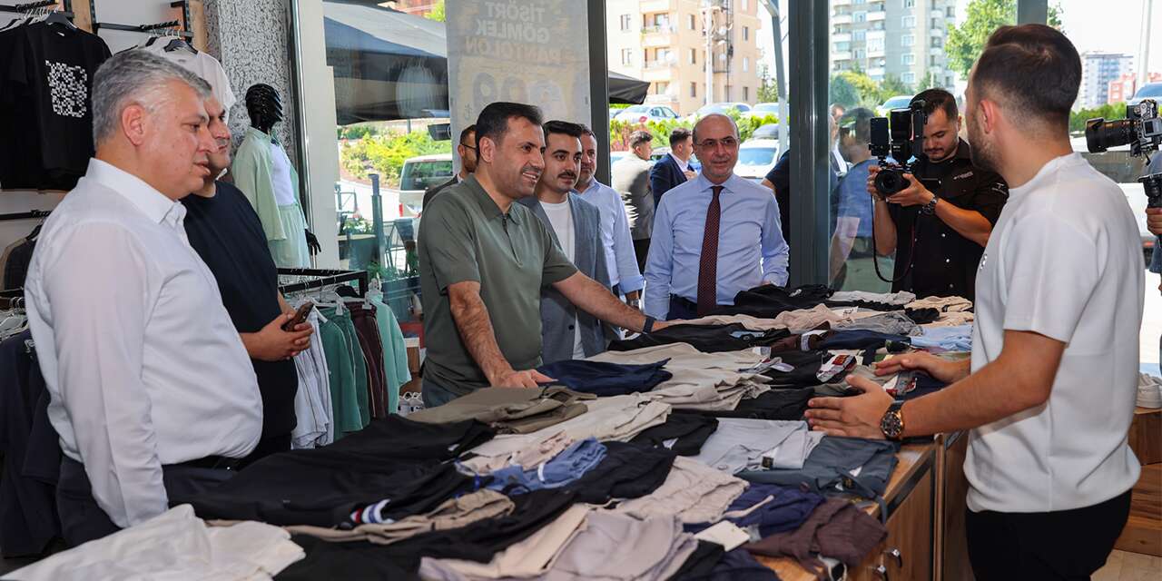 Başkan Pekyatırmacı, Konya'da esnaf ve vatandaşların taleplerini dinledi