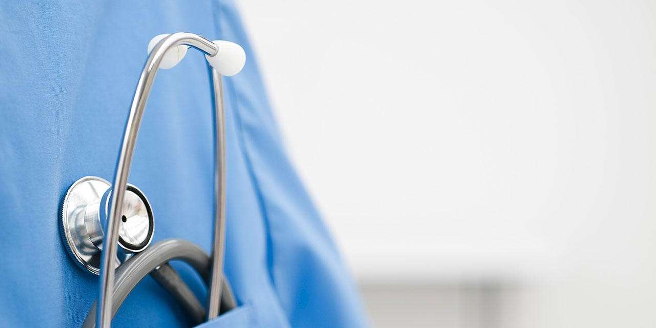 Karın ağrısıyla hastaneye giden 15 yaşındaki çocuk felç kaldı! Aile doktora dava açtı