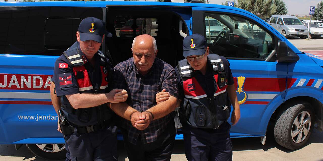 64 yaşındaki adam arkadaşlarına kurşun yağdırdı! 2 ölü