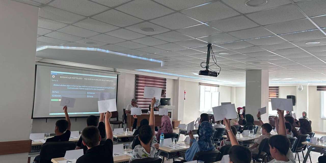 Konya’da Kur’an Kursu öğrencileri yarıştı! Dereceye girenler para ödülünü kaptı