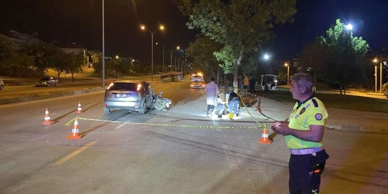 Kavşakta yürek yakan kaza! Sürücü öldü, 16 yaşındaki kızın durumu ağır