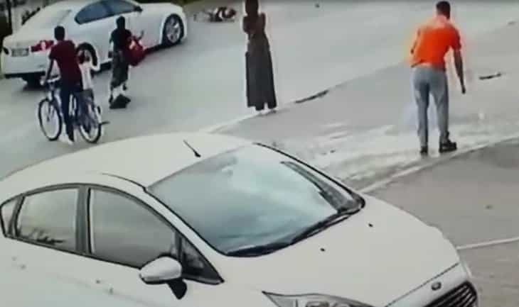 Yola fırlayan çocuğa otomobil çarptı