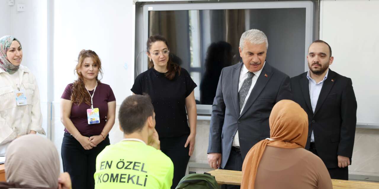 Konya Valisi İbrahim Akın, Yaz Okulu ve KOMEK öğrencileriyle buluştu