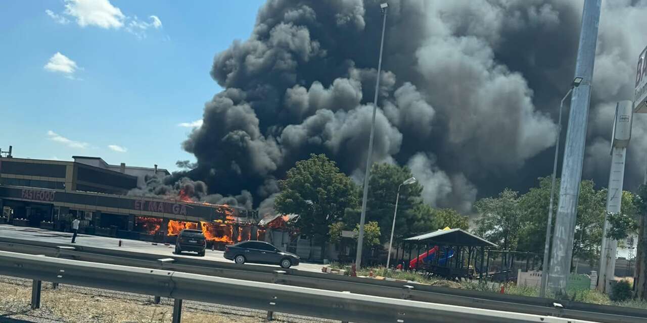 Konya’da dinlenme tesisinde yangın! Restoran alevlere teslim oldu