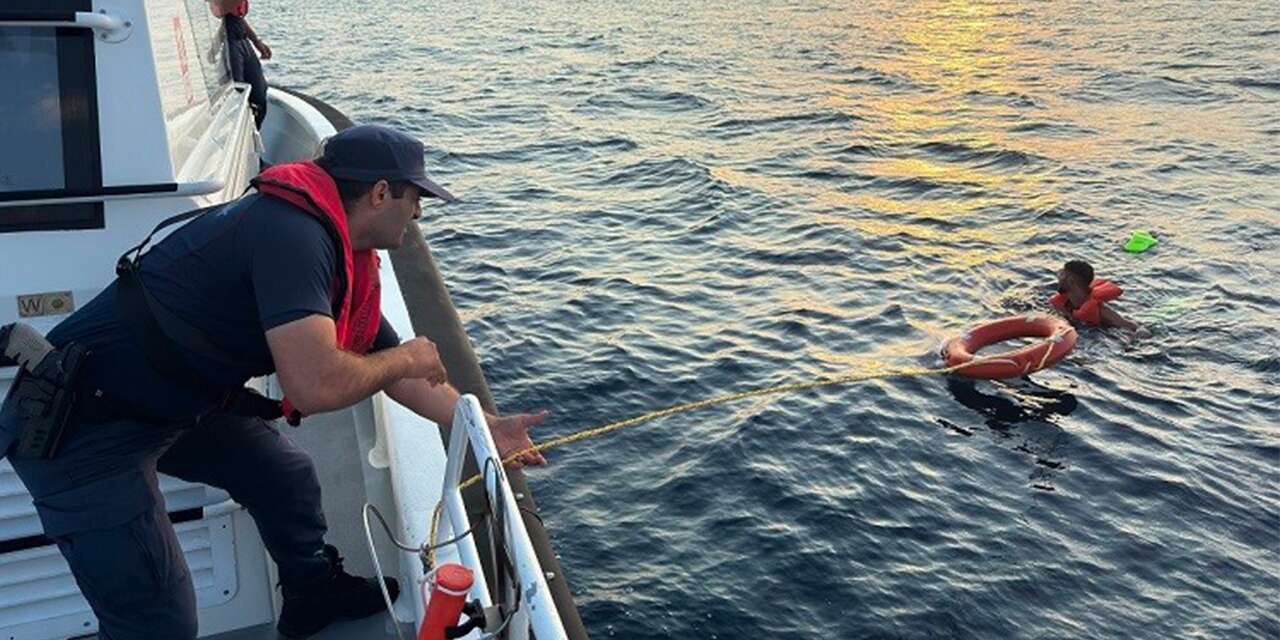 Yunanistan’a yüzerek geçmeye çalıştı, hayali yarım kaldı