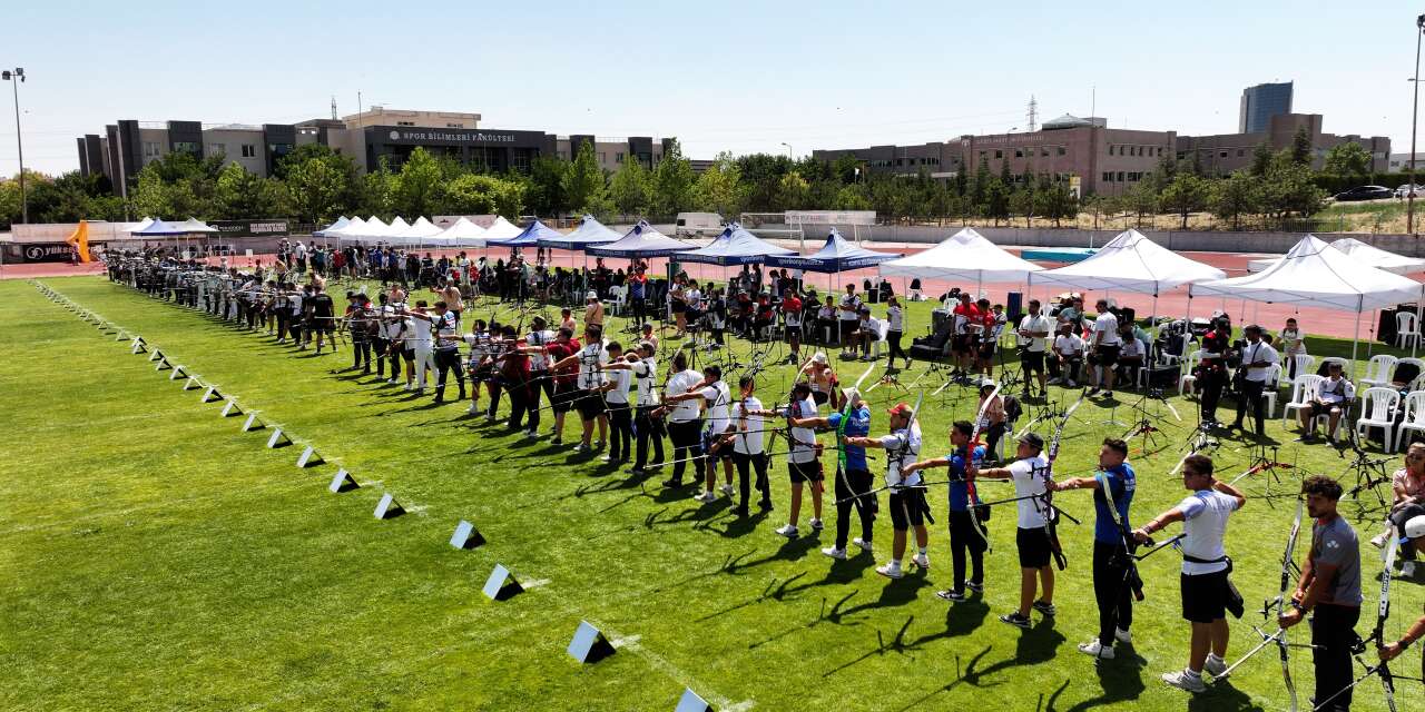 Konya 30 ili bir araya getirdi! 750 sporcu okunu hedefe kilitledi