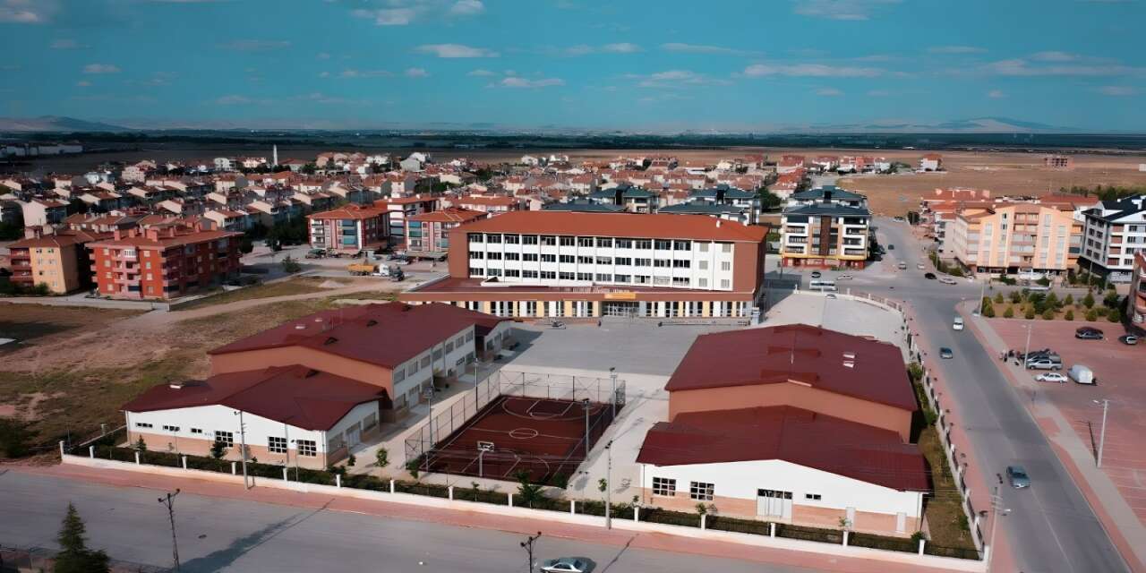 Konya’nın iş garantili okulu LGS’de en başarılı öğrencilerin tercihi oldu