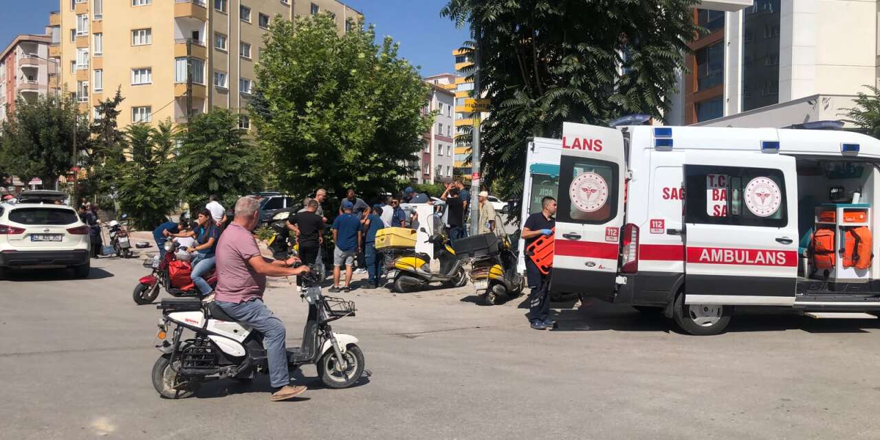 Konya’da PTT kuryesine otomobil çarptı