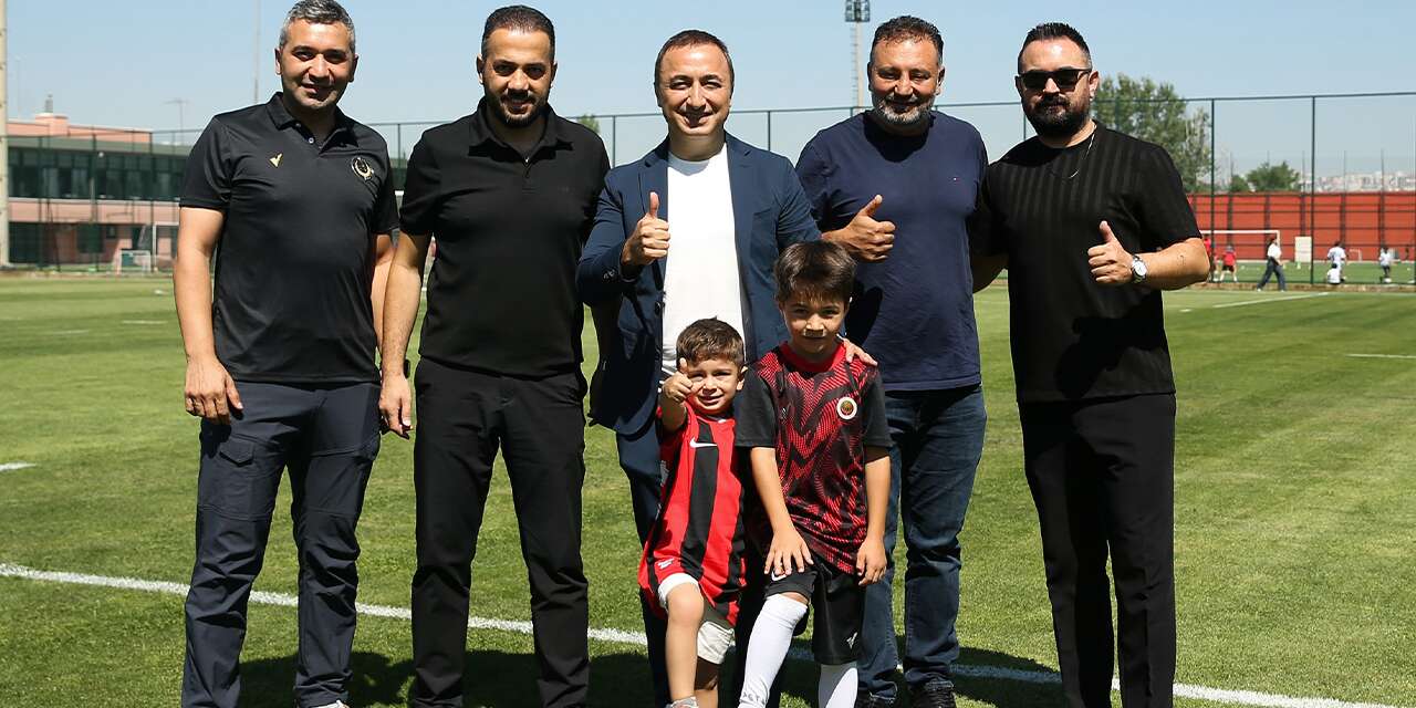 Türkiye’nin konuştuğu minik Göktuğ, Gençlerbirliği’ni ziyaret etti