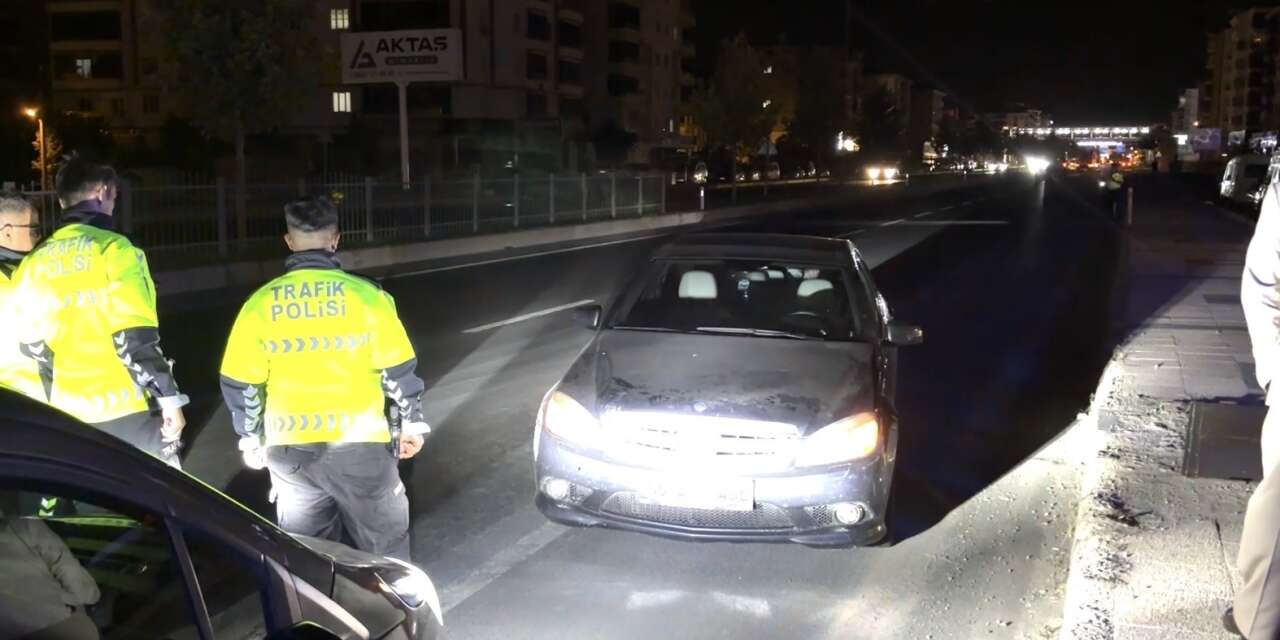 Konya’dan yola çıkan konvoy Aksaray’da kazaya karıştı
