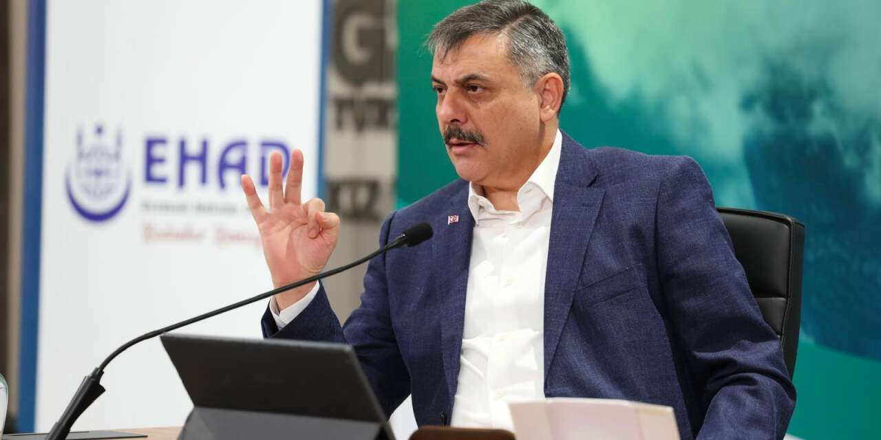 Konyalı Hafız Bakan Çiftçi 120 genç hafızla buluştu: Emanete sahip çıkın