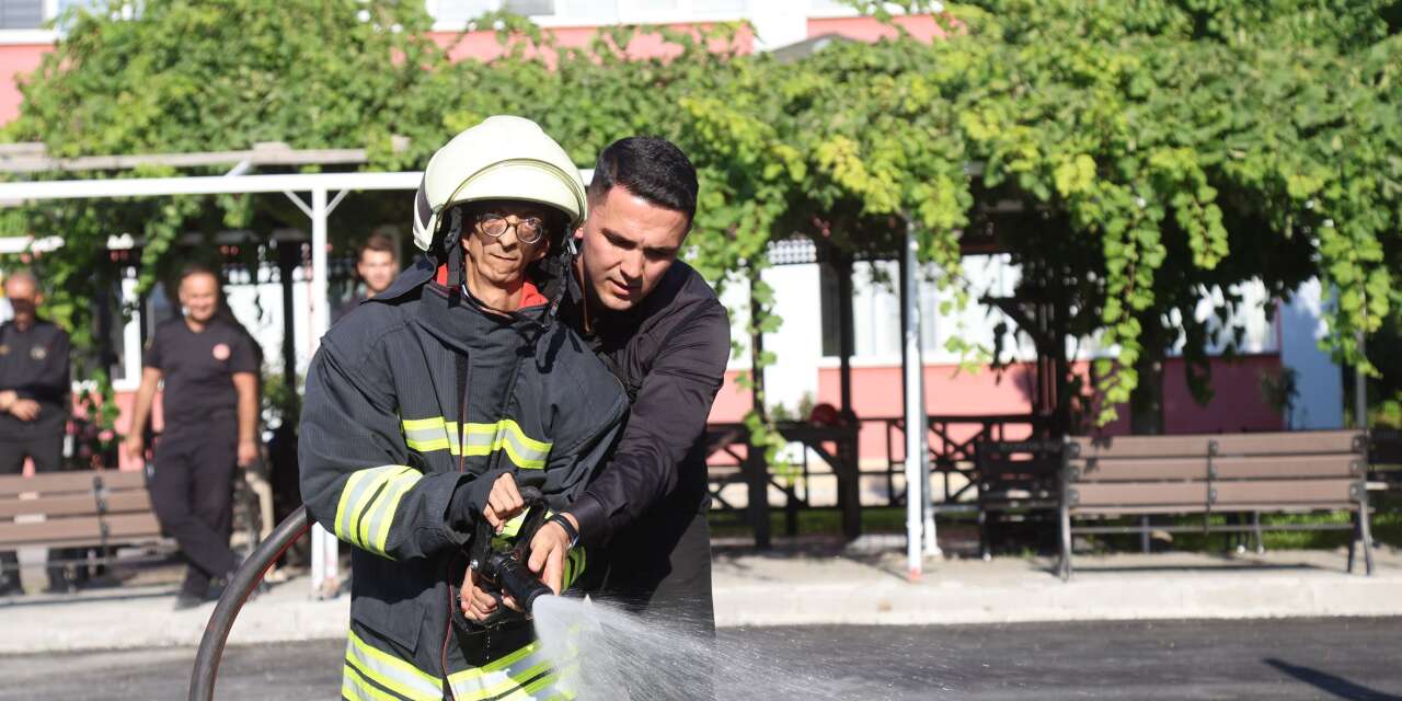 Konya İtfaiyesi’nin yürek ısıtan görevi! Engelli gencin hayali gerçek oldu