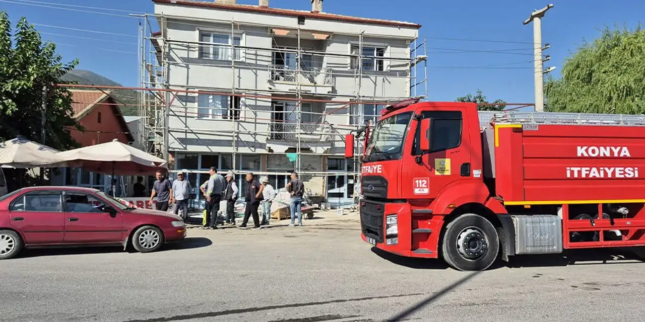Konya’da apartmanda korkutan anlar! İnşaat ustaları müdahale etti