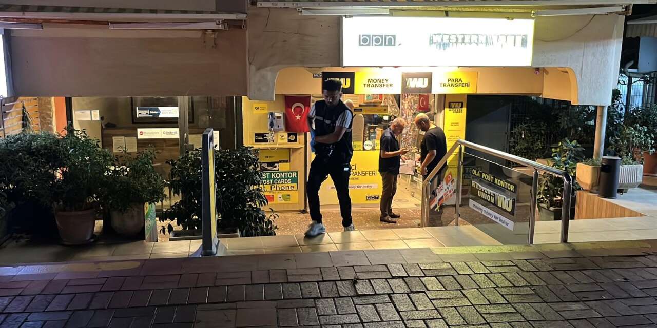 Maske takıp silahla döviz bürosu soymaya kalktı! Eli boş kaçtı