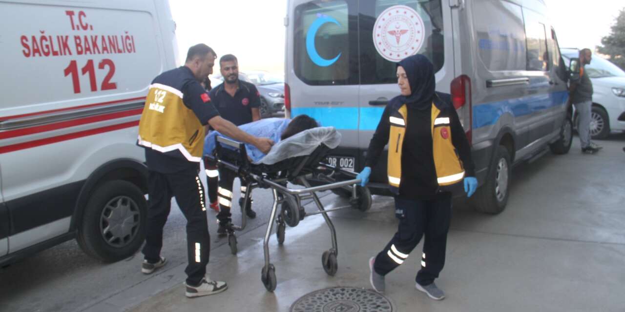 Konya’da devrilen otomobildeki 4 kişi yaralandı