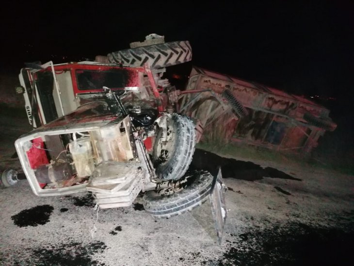 Ölümden döndüler! Konya'da traktörle otomobil çarpıştı