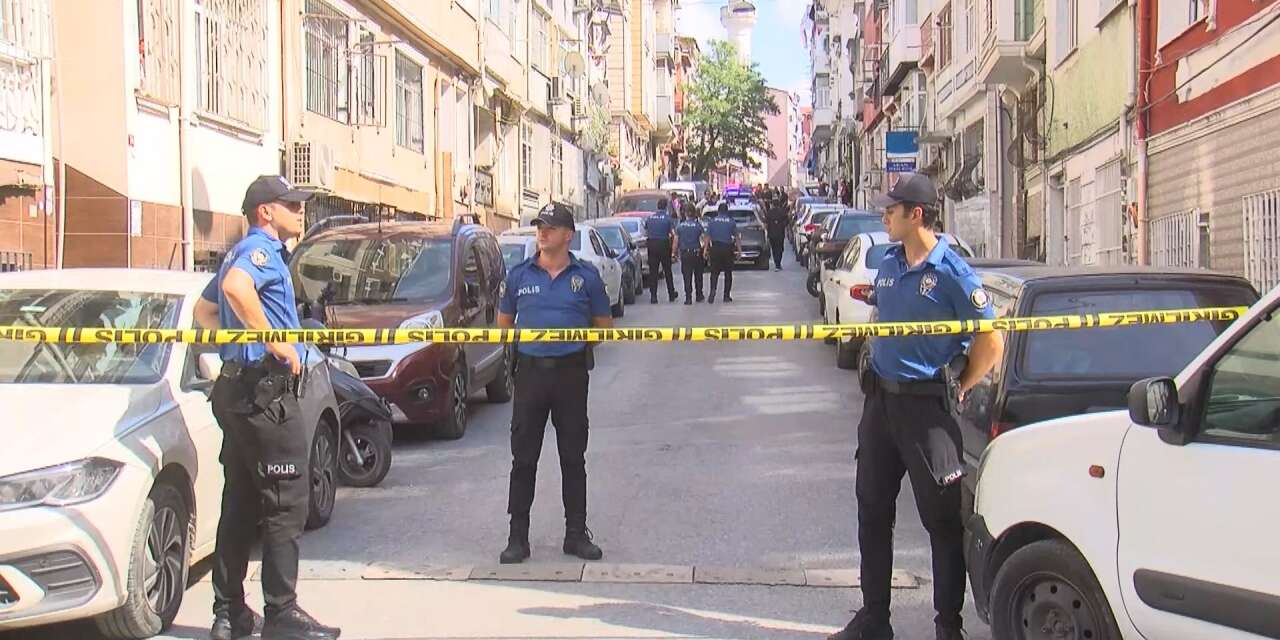 Bir evde 3 ceset! Eşini ve kızını öldürüp, kendi yaşamına son verdi