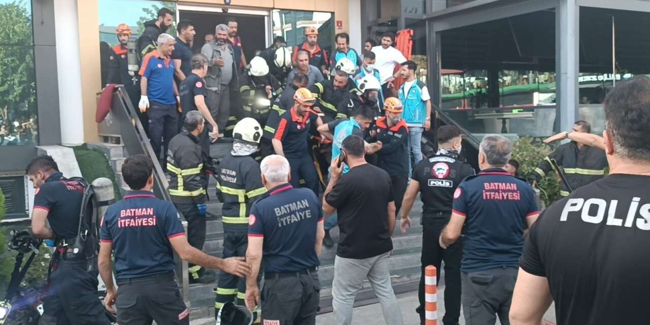 Spor salonunda yangın! Çok sayıda yaralı var
