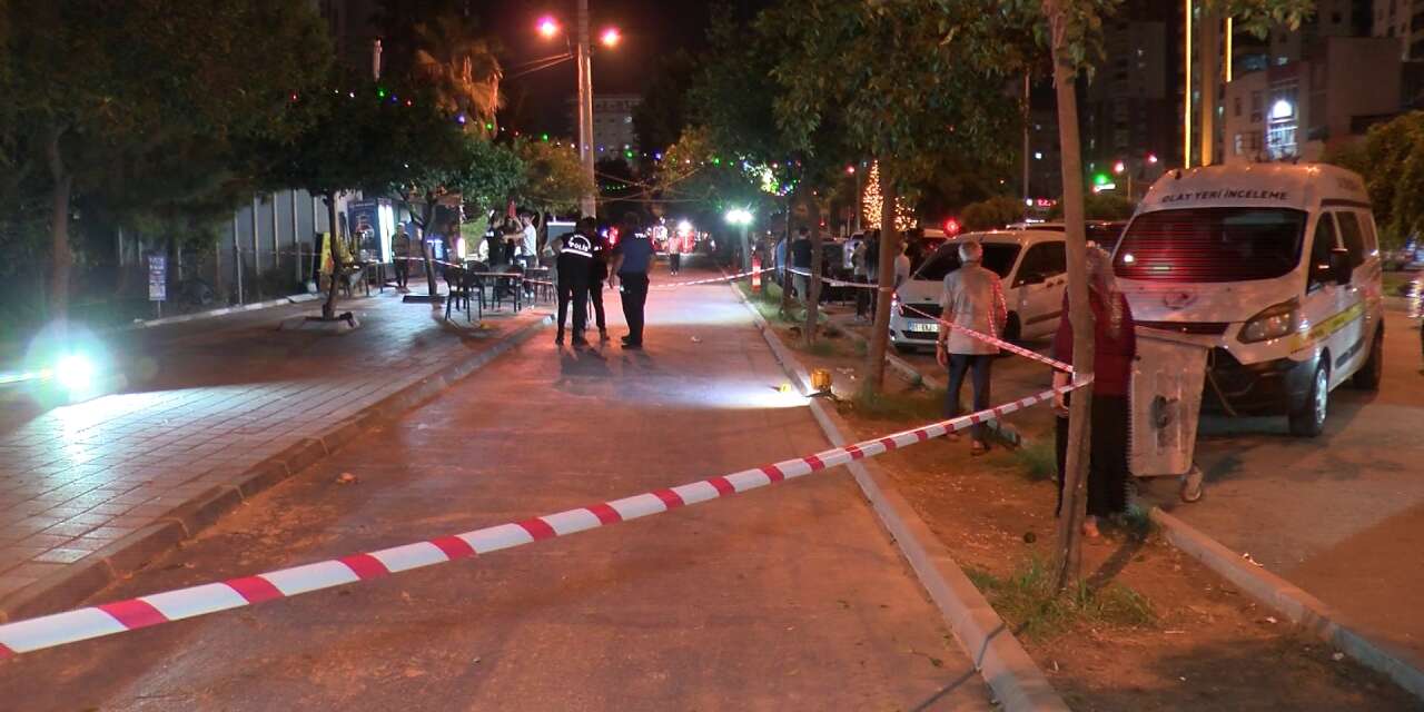 Sokak ortasında silahlı saldırı! Yürürken kurşunların hedefi oldu
