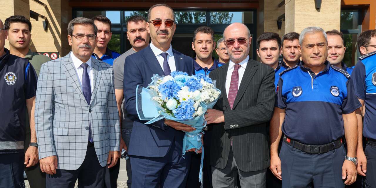 Başkan Pekyatırmacı, zabıta personelleriyle bir araya geldi