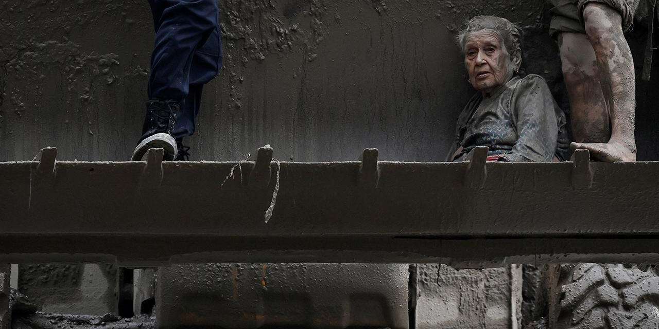 Nepal'deki selde hayatını kaybedenlerin sayısı 1003'e yükseldi
