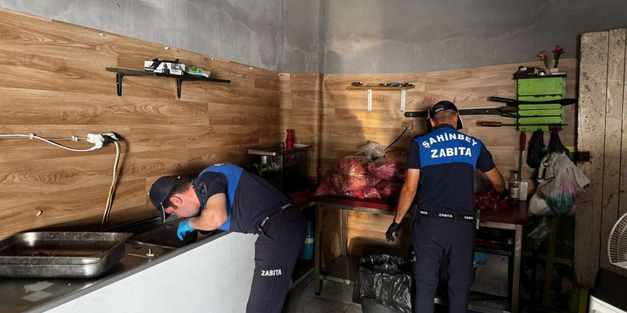 Vatandaşa yedireceklerdi! Zabıta tespit etti, 500 kilo imha edildi