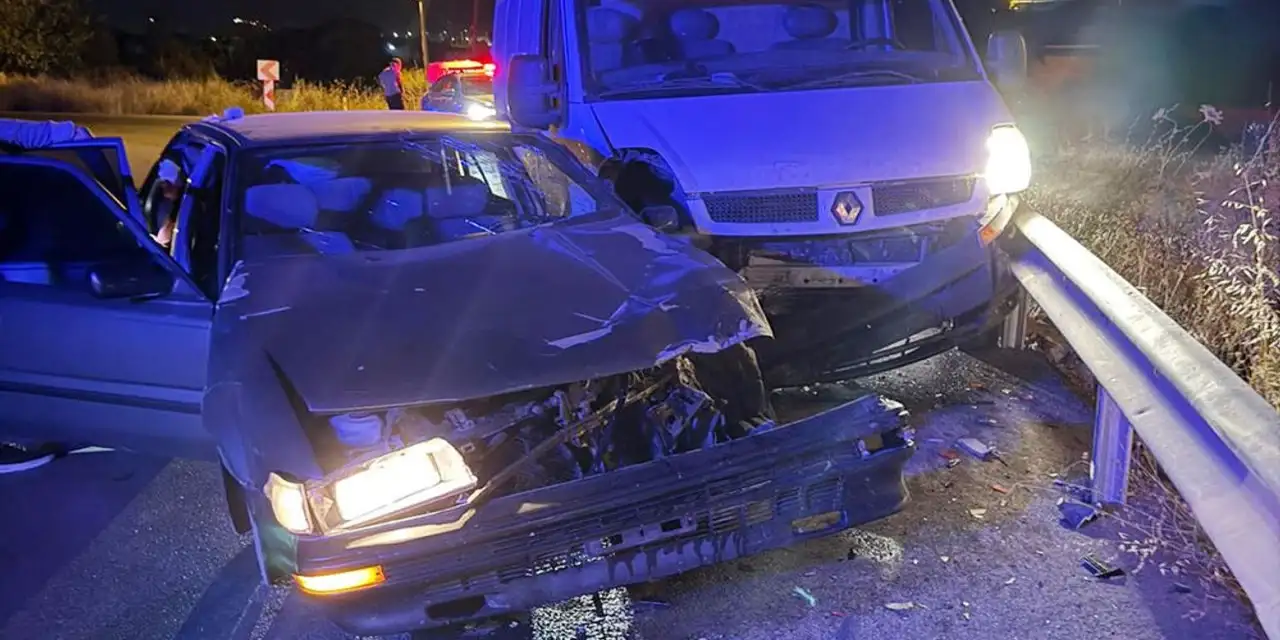 Konya’da kavşakta iki araç çarpıştı! 3 kişi yaralandı