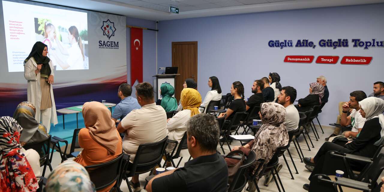 Konya’da okul hazırlığı çocuklardan önce velilerle başladı