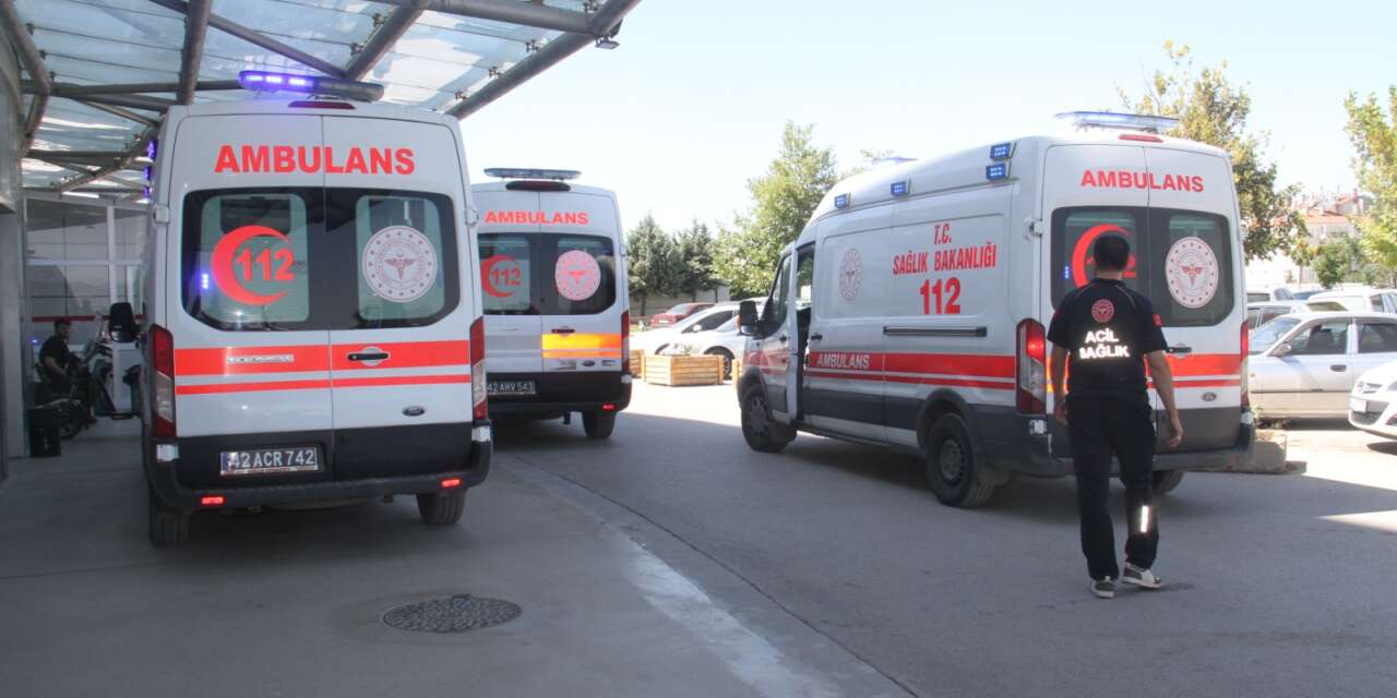 Konya’da cip devrildi, motosikletler kazaya karıştı! Kazalı günde 4 yaralı var