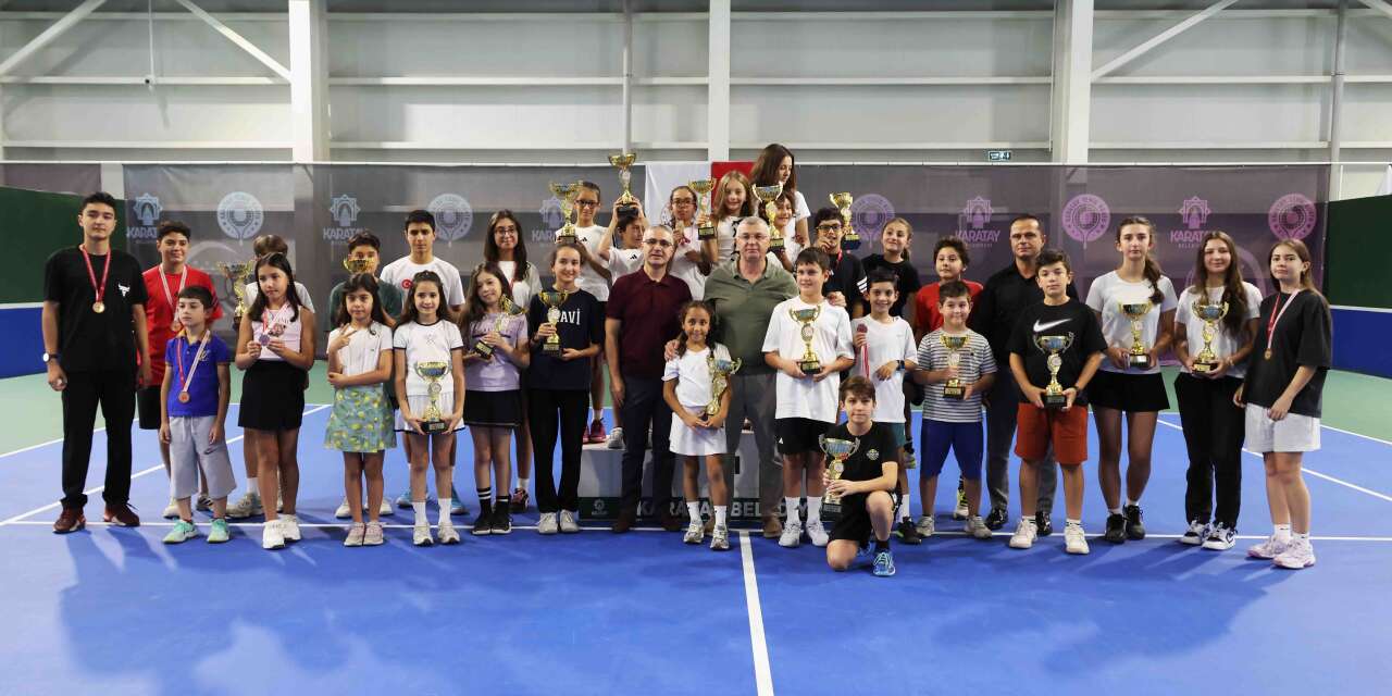 Konya’da 30 Ağustos Zafer Bayramı Tenis Turnuvası’nın şampiyonları belli oldu