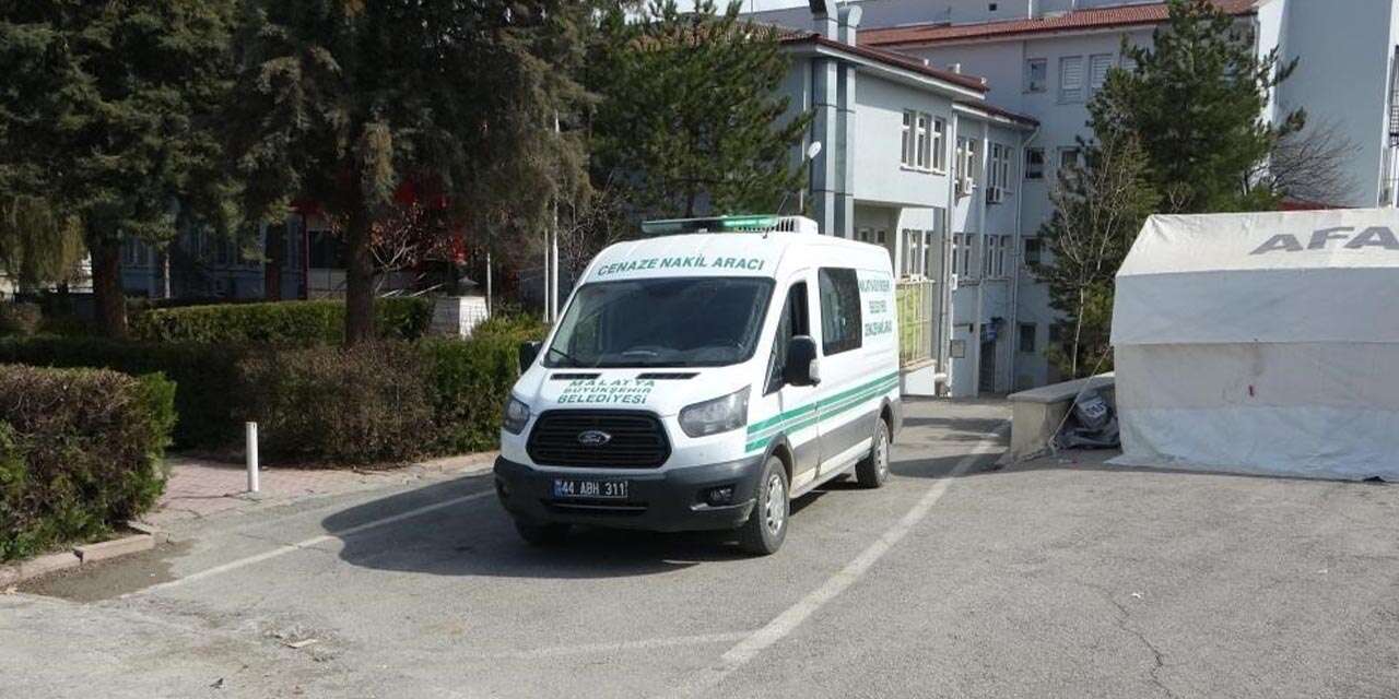 Kötü koku acı gerçeği ortaya çıkardı! Emekli öğretmen evinde ölü bulundu