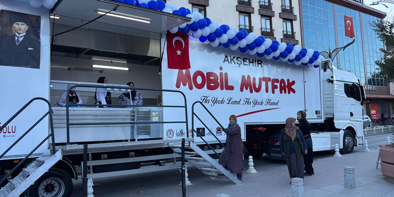Konya’da afetlere karşı mobil mutfak! 3 bin kişiye üç öğün yemek çıkaracak