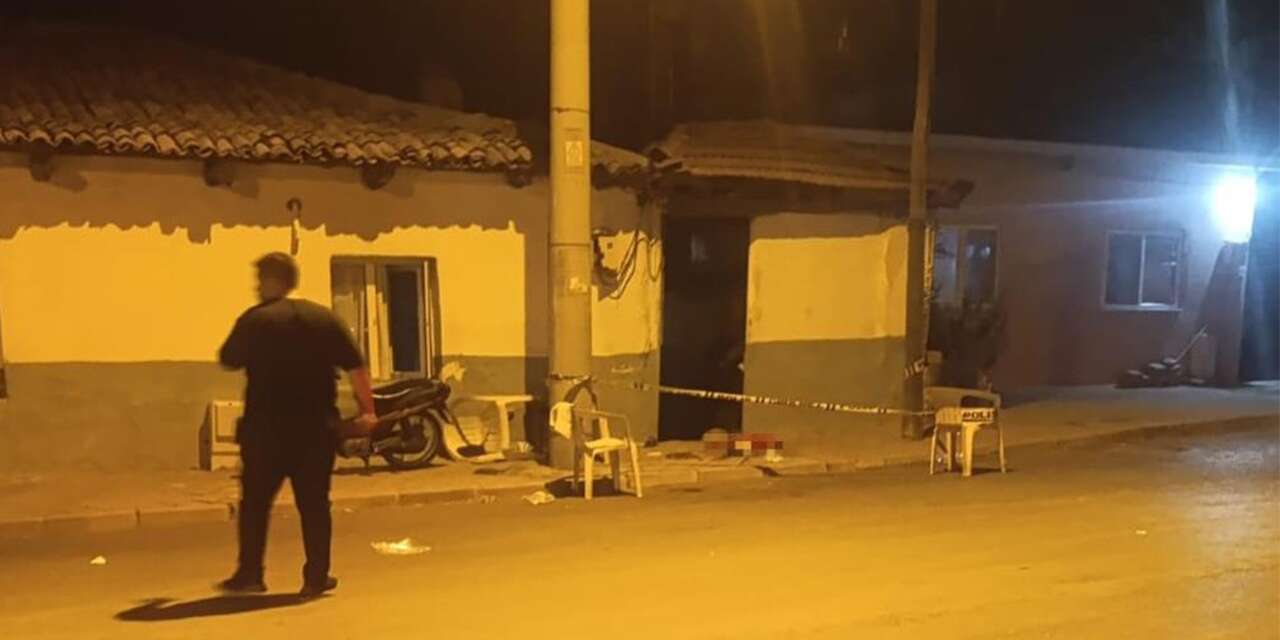 Aile içi kavga kanlı bitti! Baba, eşi ve kızını bıçakladı