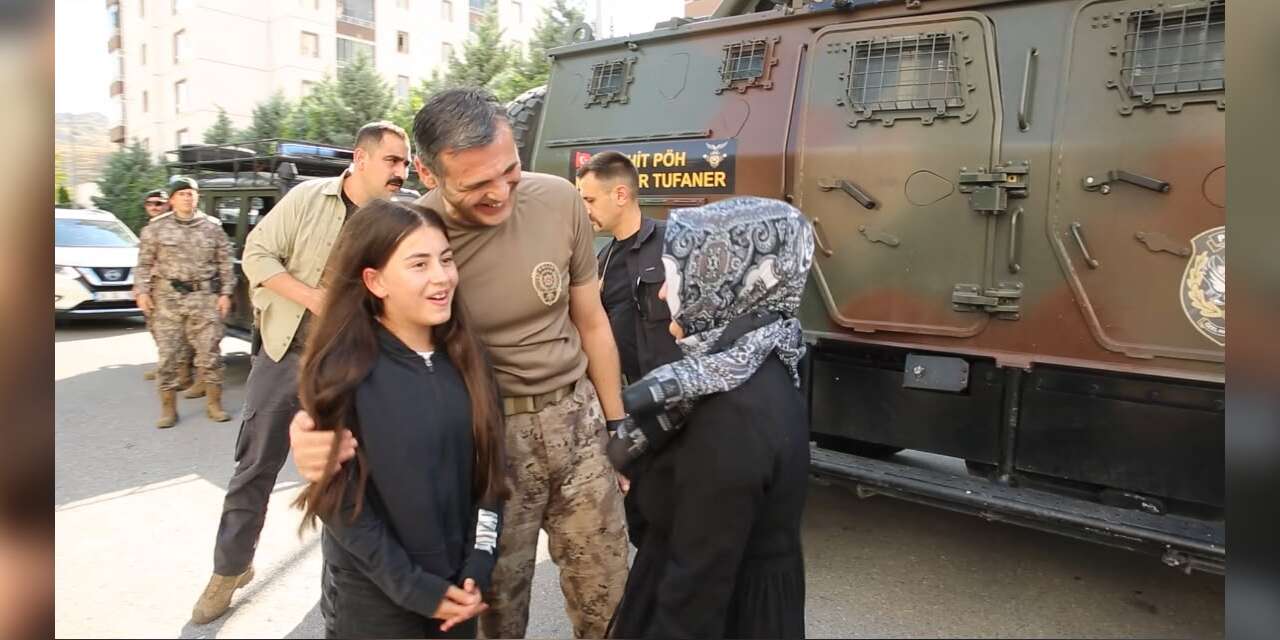 Emniyet Müdürü şehit kızını Özel Harekat aracıyla okuldan aldı