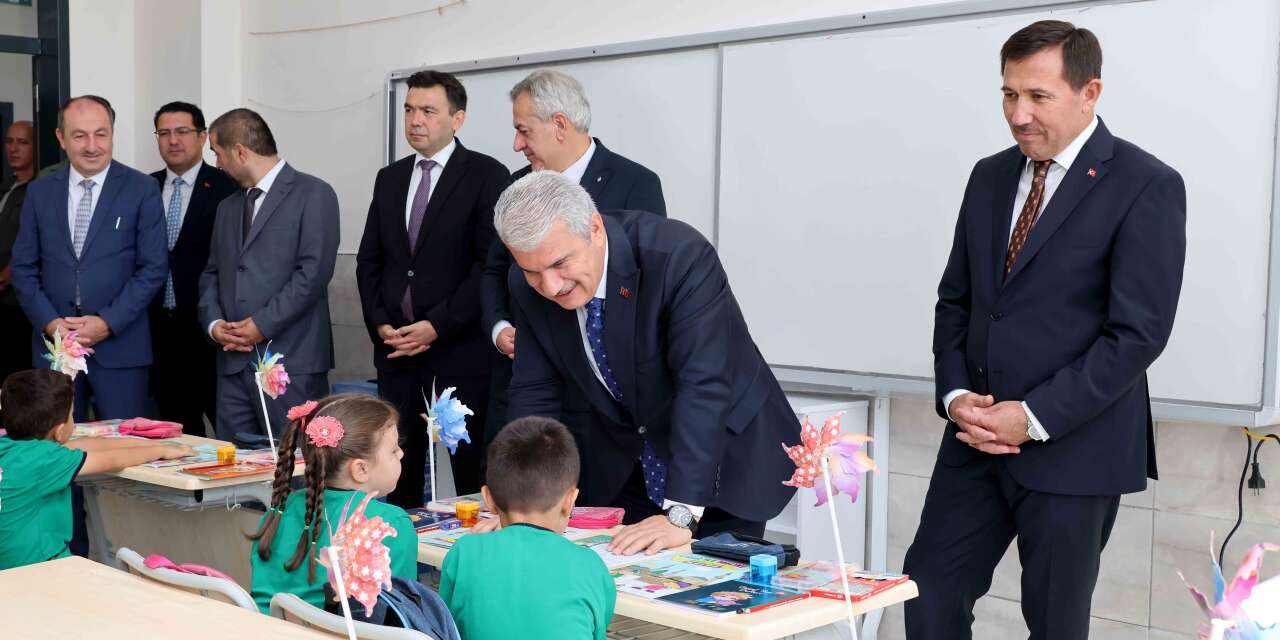 Karatay’da yeni eğitim yılı sürprizle başladı! Melikşah İlkokulu’nda renkli anlar