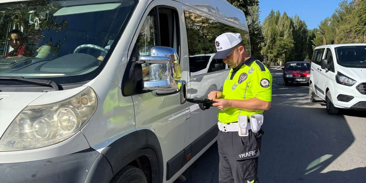 Konya’da okullar açıldı, servis denetimleri başladı