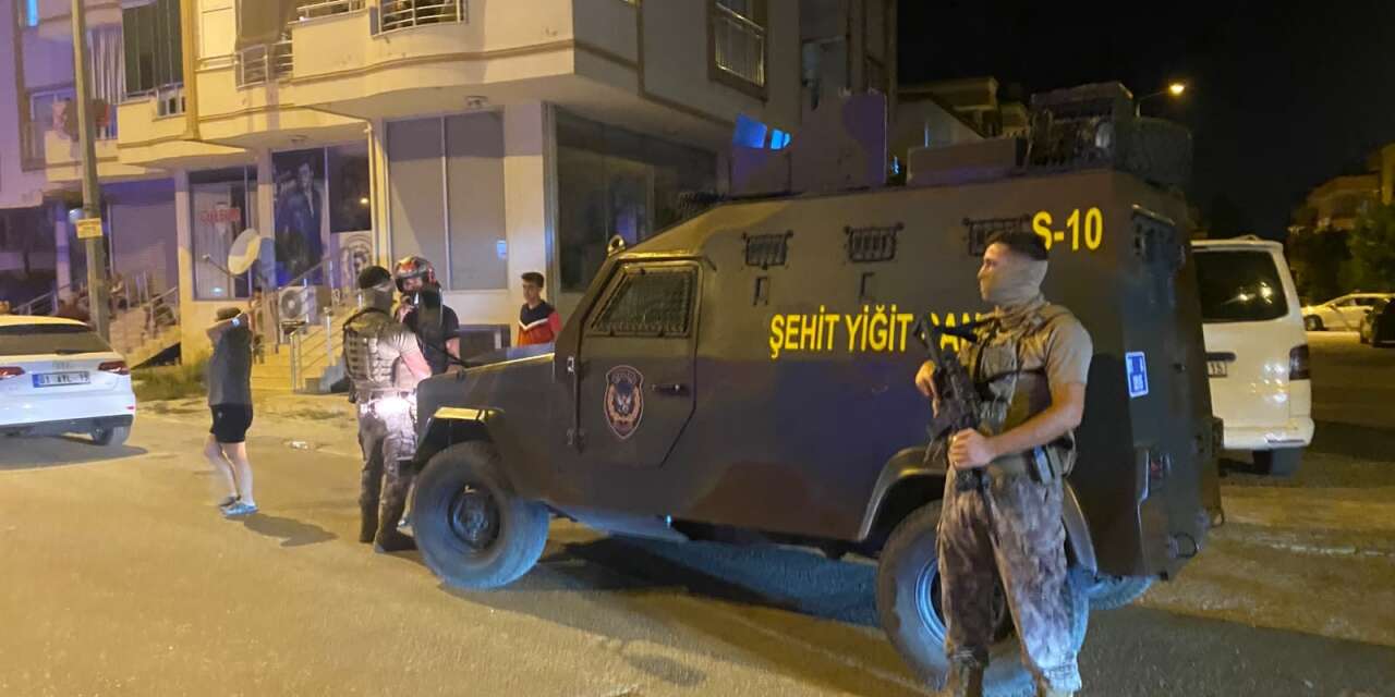 Emekli uzman çavuş eski eşini ve oğlunu vurdu! 2 ölü, 1 ağır yaralı