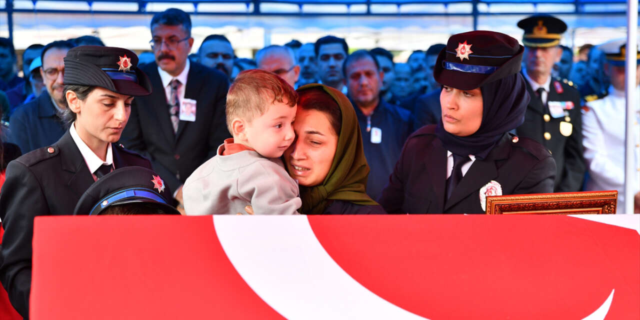 Kazaya müdahale ederken şehit olmuştu! Polis memuru Batuhan Sarıyalçınkaya’ya son görev