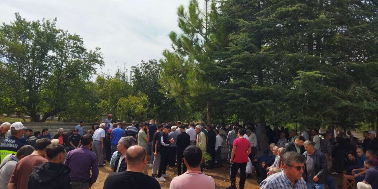 Konya’da yürek yakan veda! Kıbrıs Gazisi İbrahim Uludağ kızını toprağa verdi