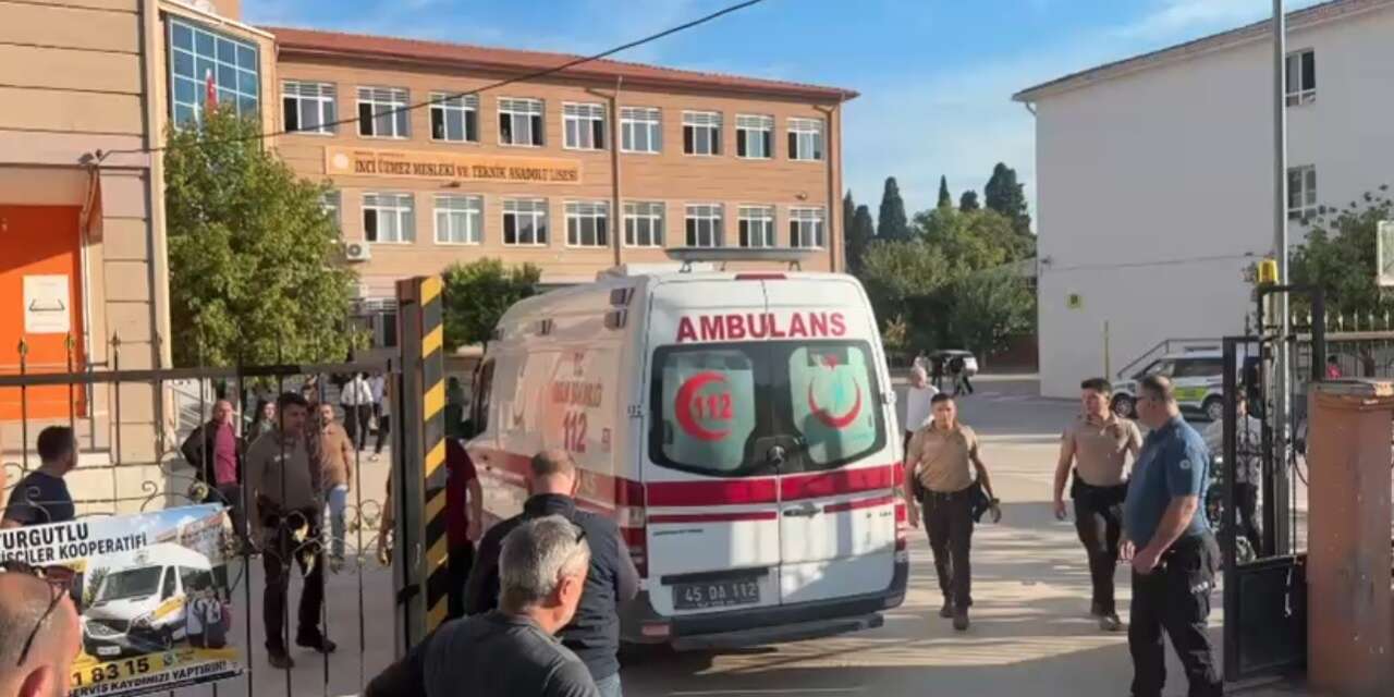 Okula silahlı saldırı! Çok sayıda ekip sevk edildi