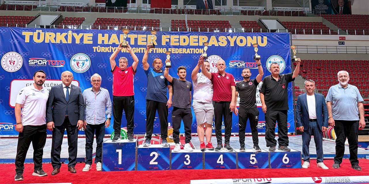 Konya’nın haltercileri Türkiye Şampiyonası’nda madalyaları topladı