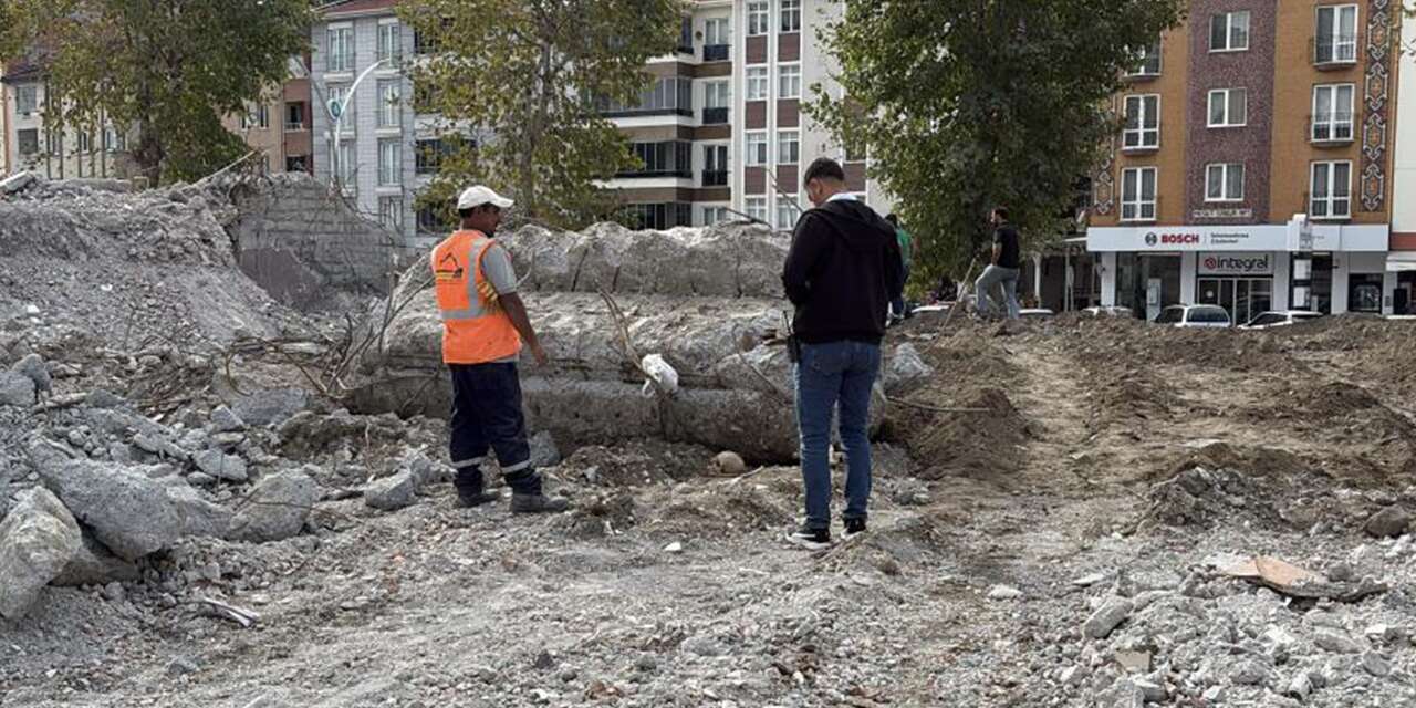 Okulun yıkımında dehşete düşüren görüntü! İnsan kafatası ve kemikler bulundu
