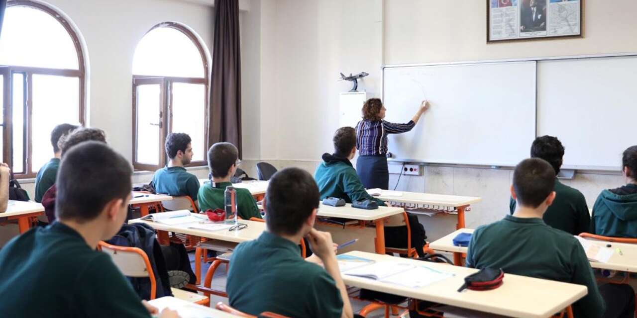 Deprem sonrası okullar tatil edildi! Valilik açıkladı