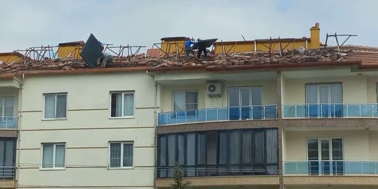 Konya’da yürekleri ağza getiren görüntü! 4 kat yükseklikte önlemsiz çalışma
