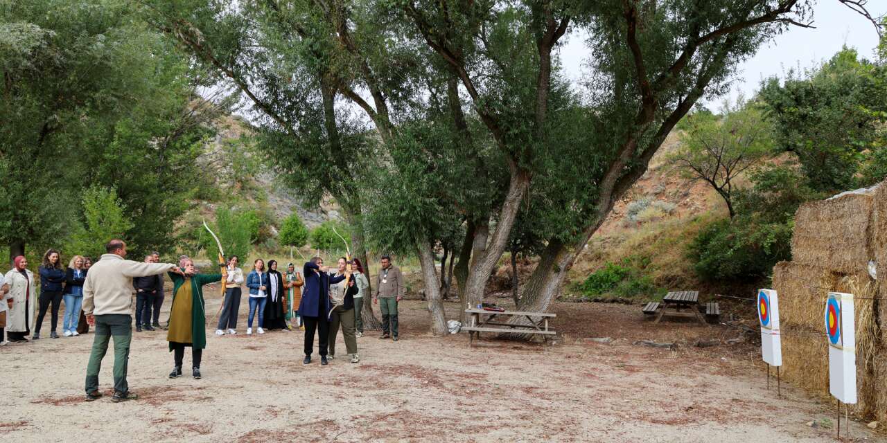 Konya’da eğitim sınıfın dışına taşınıyor! Öğretmenler doğanın içinde eğitime hazırlandı