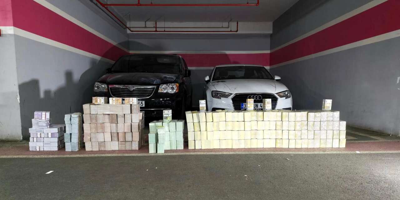 Vanlı Kara Haydar soruşturmasında 2 arabadan dudak uçuklatan para çıktı