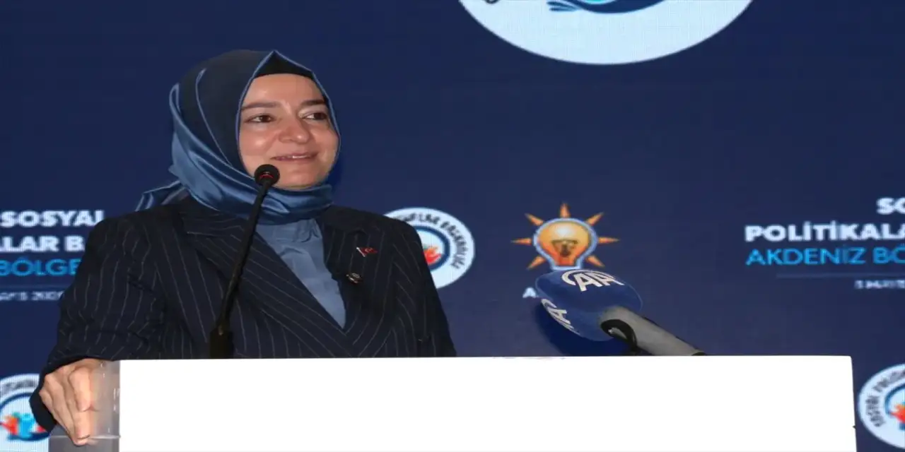 Fon iddiaları sonrası Fatma Betül Sayan Kaya AK Parti’deki görevlerinden istifa etti
