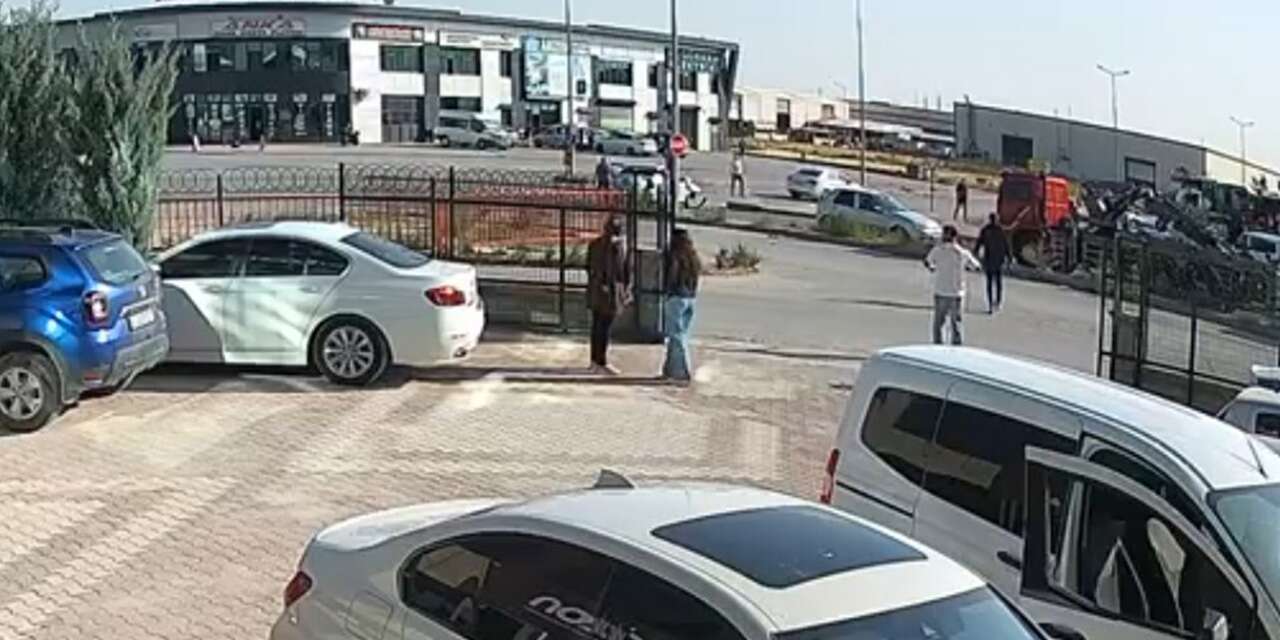 Konya’nın merkezinde iki otomobil çarpıştı! 1 kişi yaralandı