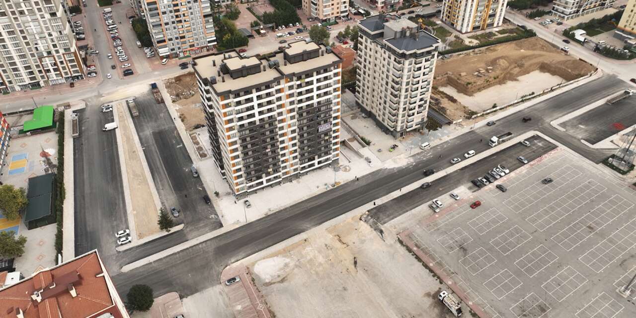 Konya’da ulaşımı rahatlatacak çalışma! 2 bin 400 ton asfalt serildi