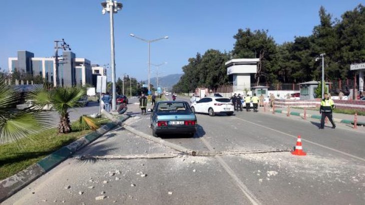 Otomobil askeri araca çarptı: 3'ü asker 7 yaralı